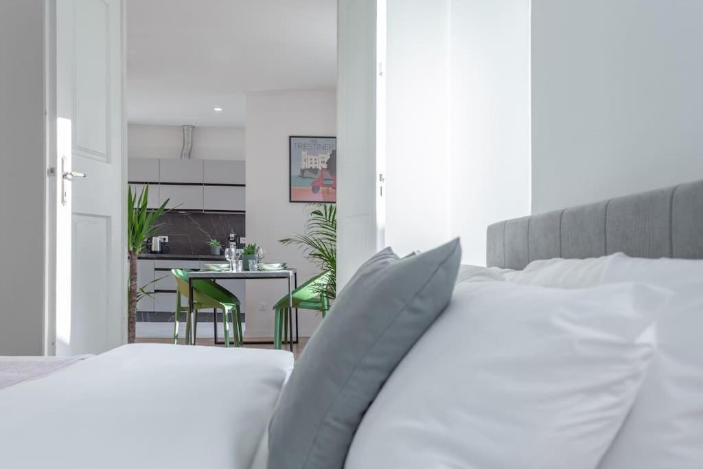 Stylish Apartment - Casa Leone - Center Трієст Екстер'єр фото